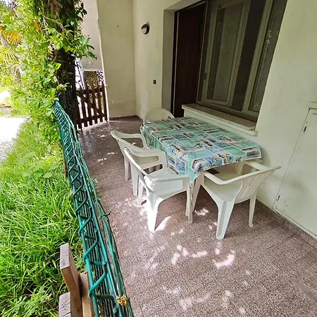 Angela Apartman *